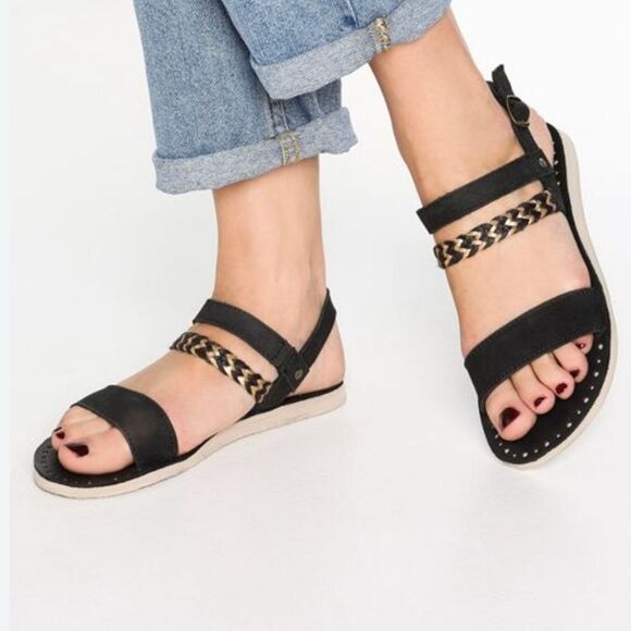 Ugg Elin Black Leather Summer Chic Feminine Y2K Retro Strappy Sandals Size 11 - Picture 1 of 6